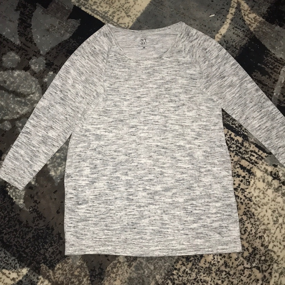 Two toned grey sweater